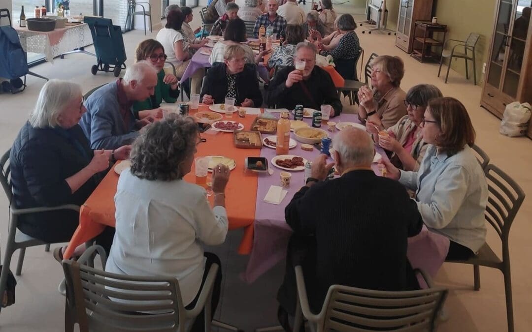 Ventajas del cohousing senior frente a vivir solo
